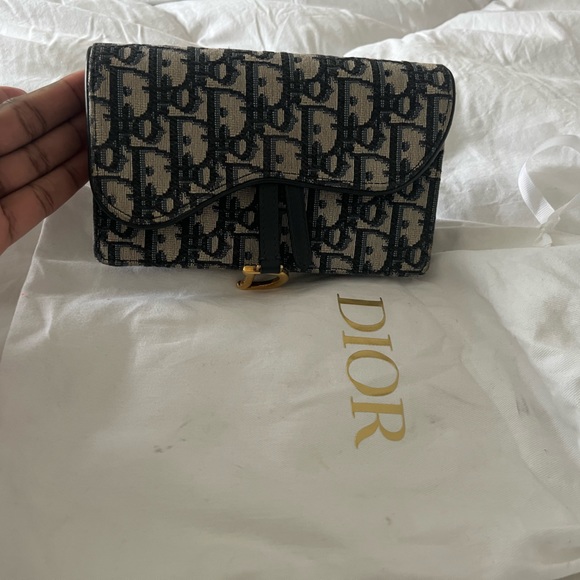 Dior 2020 belt bag. THE BELT IS NOT INCLUDED. Lost belt can be worn as clutch. - Picture 3 of 5